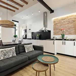  Apartamento Poble Sec Charming Apartment