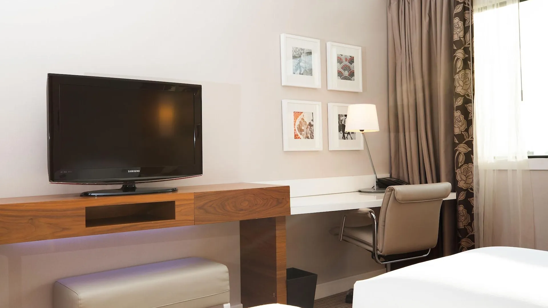 ****  Hotel Hilton Barcelona España