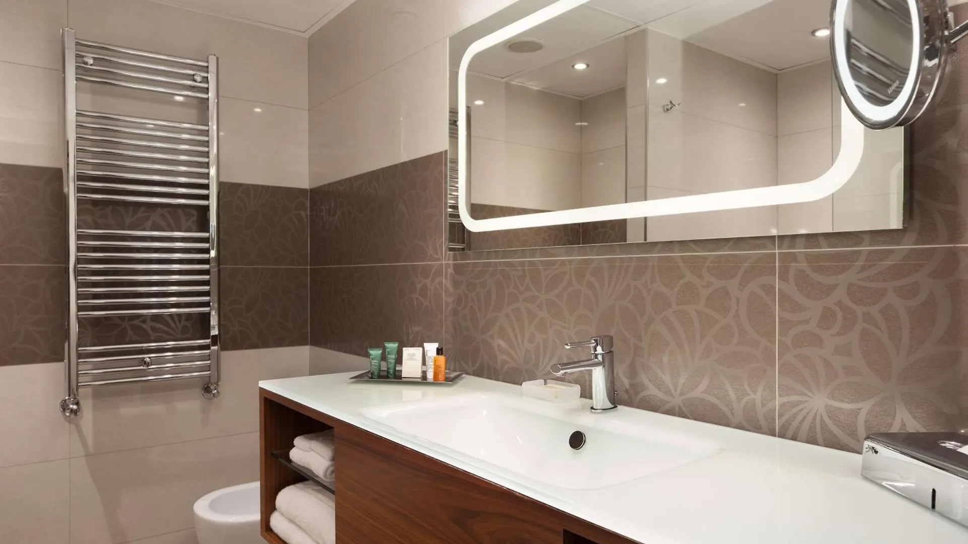****  Hilton Barcelona Hotel Spanyolország